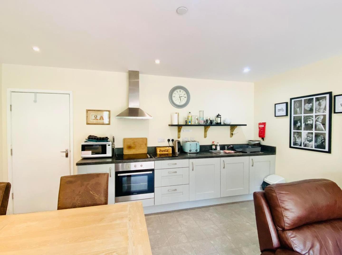Apartment Motocamp Wales - *
